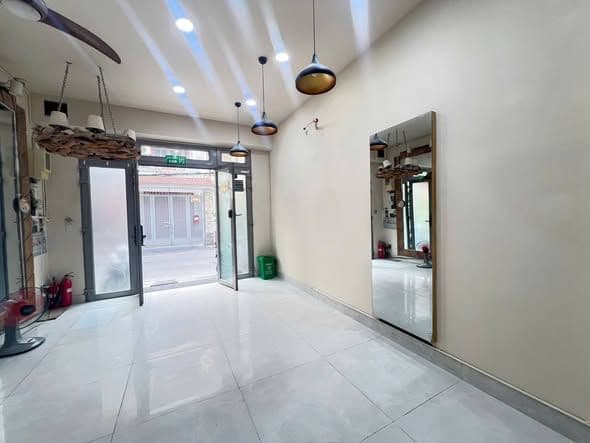Toàn bộ cửa hàng, hẻm xe hơi tại Quận 1 1