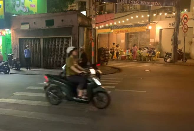 Vỉa hè, chỗ giao nhận hàng, căn góc tại Quận Tân Bình 1