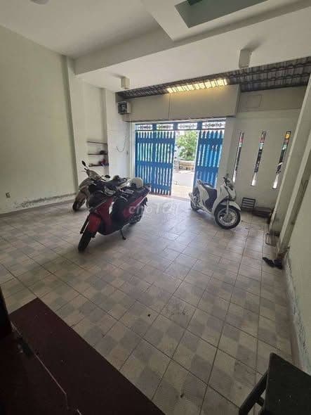 Toàn bộ cửa hàng, mặt tiền tại Huyện Bình Chánh 1