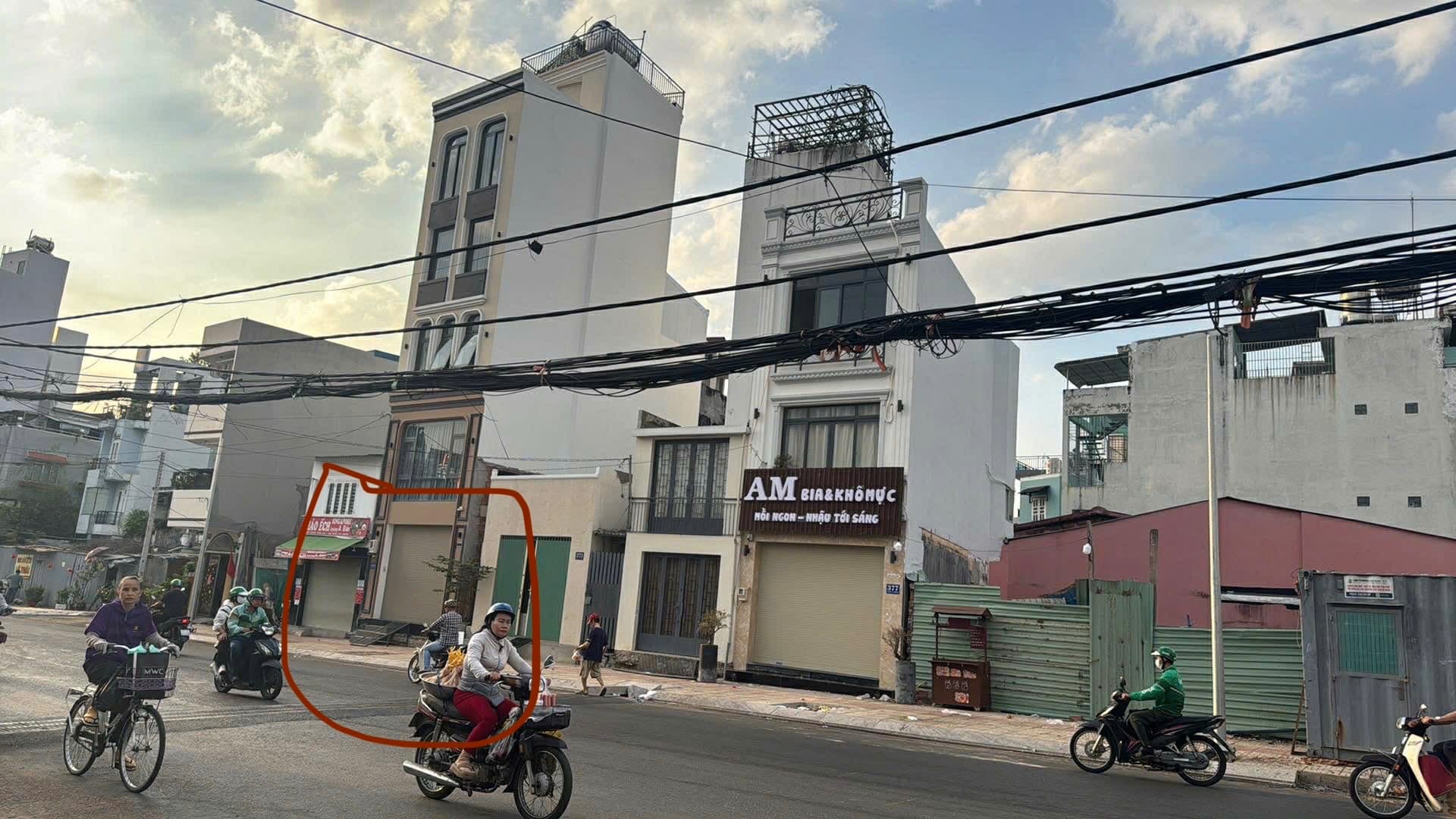 Vỉa hè, mặt tiền tại Quận Bình Thạnh 1